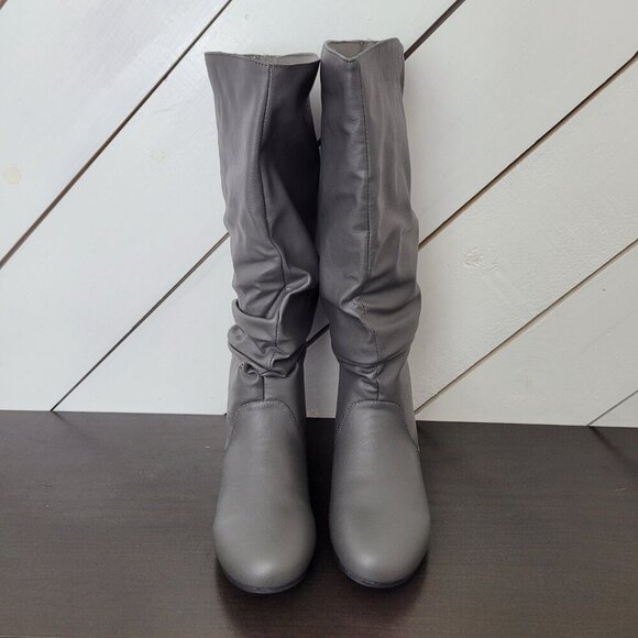 NEW Journee Collection Womens Jaye Gray 7.5M Riding Boots Slip on - Picture 3 of 8